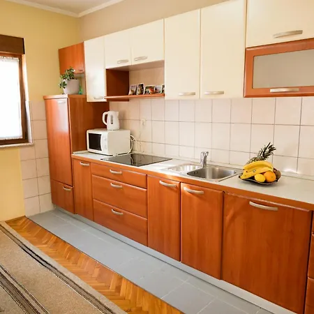 Apartment Emina